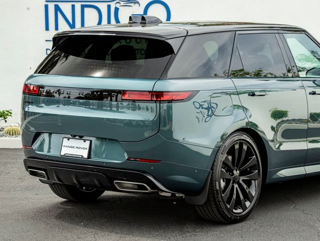 New 2026 Giola Green Land Rover Dynamic SE image 7