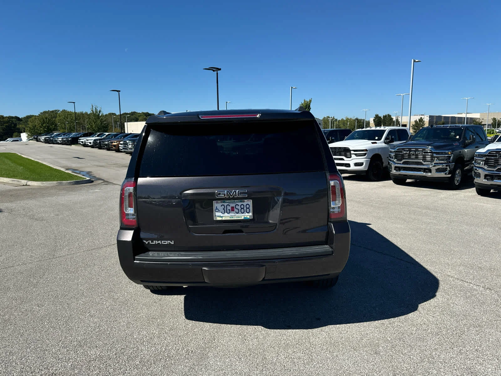 Used 2017 Iridium Metallic GMC SLT image 6
