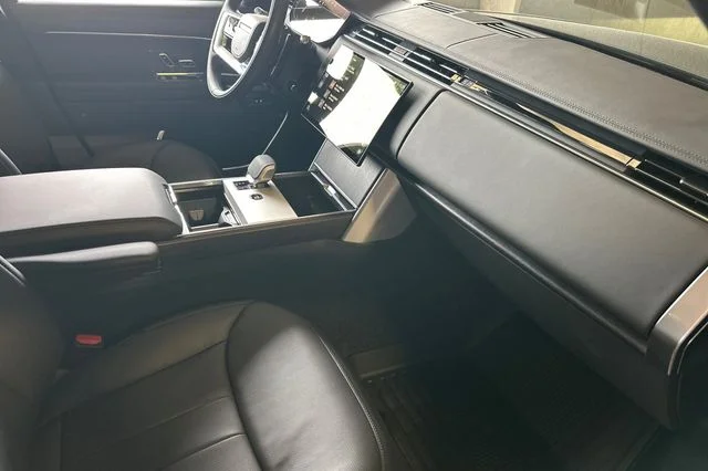 New 2026 Santorini Black Land Rover SE image 14