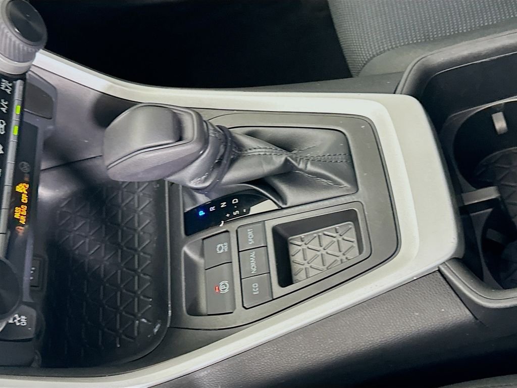 Used 2023 Ice Toyota LE image 17