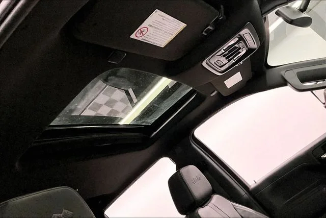 Used 2022 Black Chevrolet High Country image 20