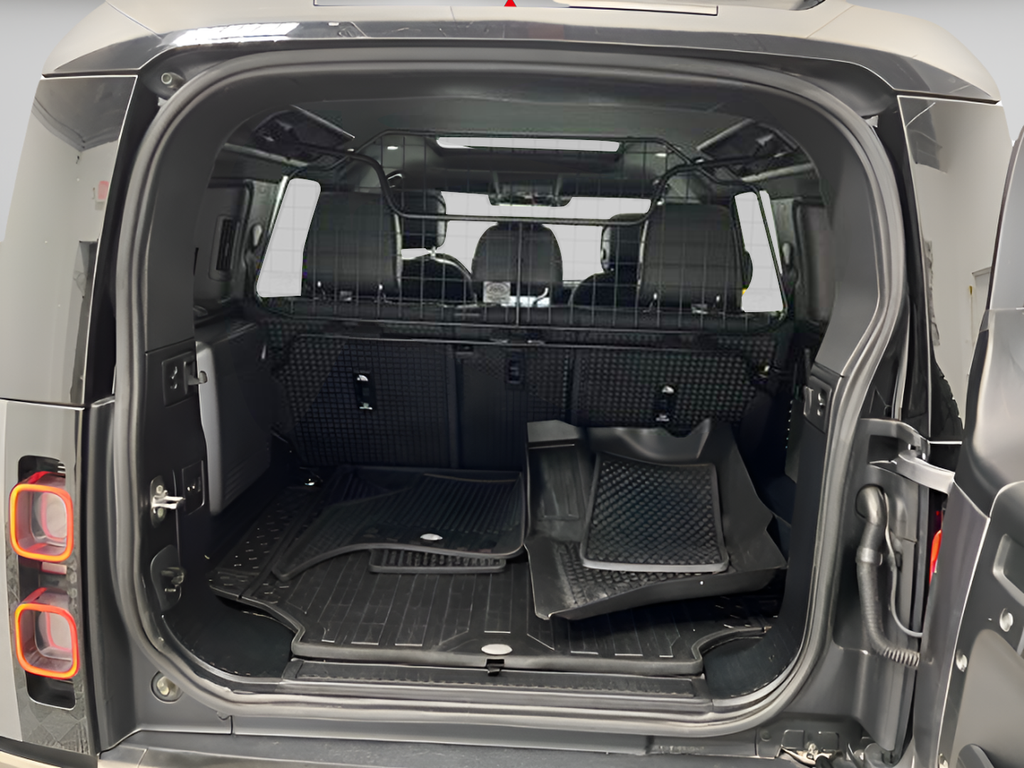 Used 2021  Land Rover X image 43