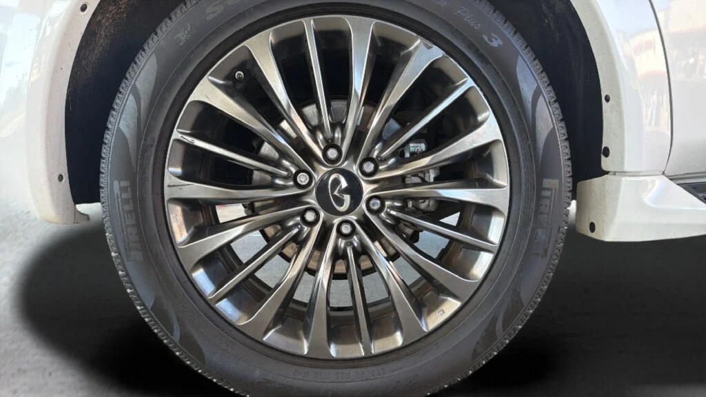 Used 2023 Moonstone White INFINITI Sensory image 27