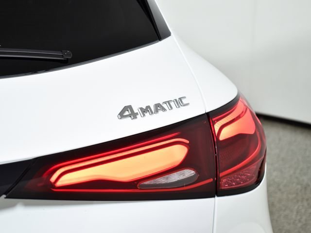 New 2026 Polar White Mercedes-Benz GLC 300 image 54