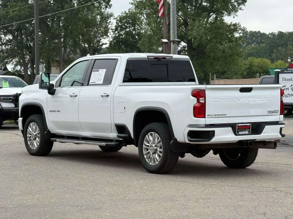 Used 2021 White Chevrolet High Country image 7