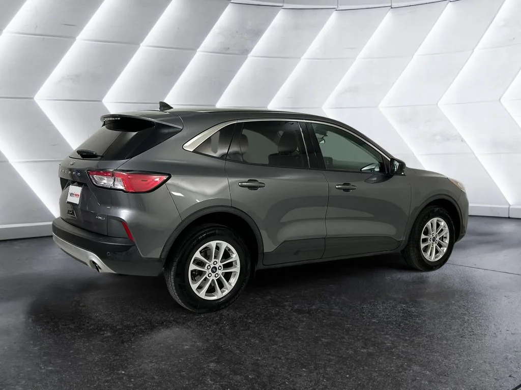 Used 2022 Gray Ford SE image 4
