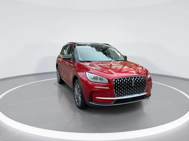 Used 2025 Red Lincoln Reserve image 2
