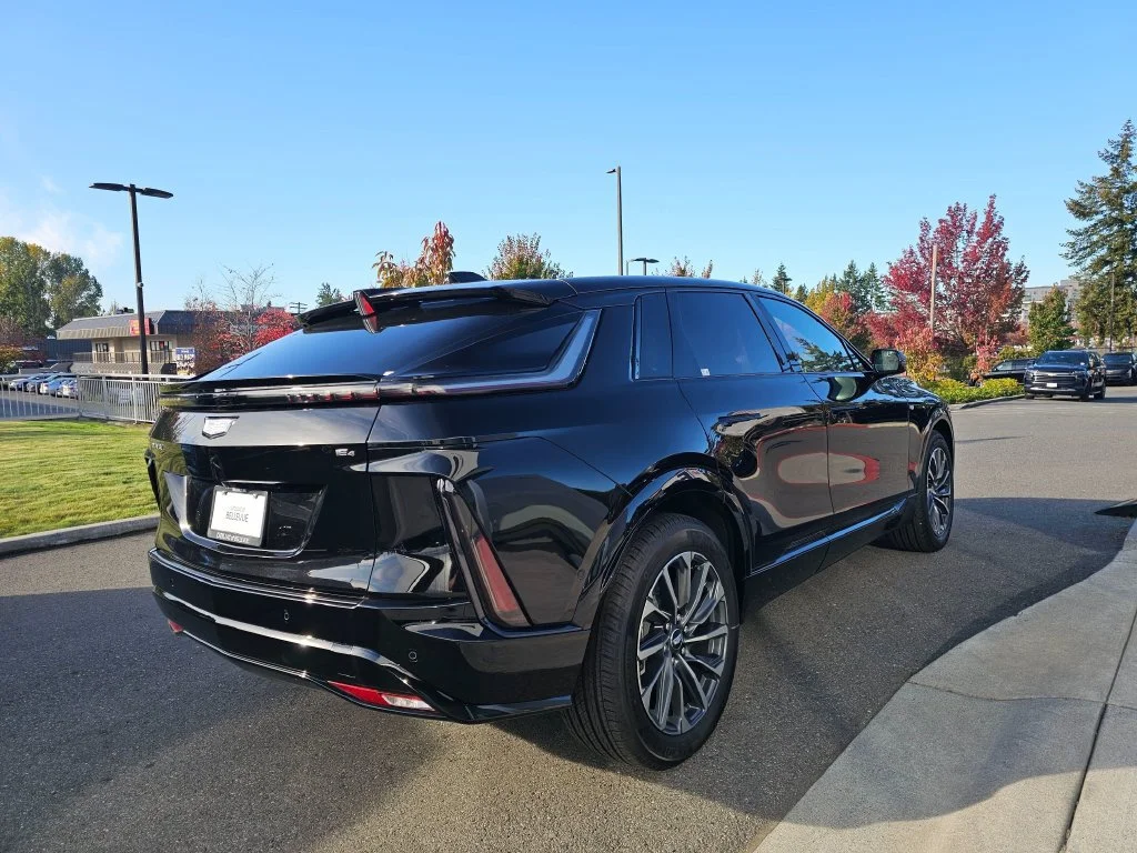 2027 Cadillac LYRIQ Sport - Photo 7
