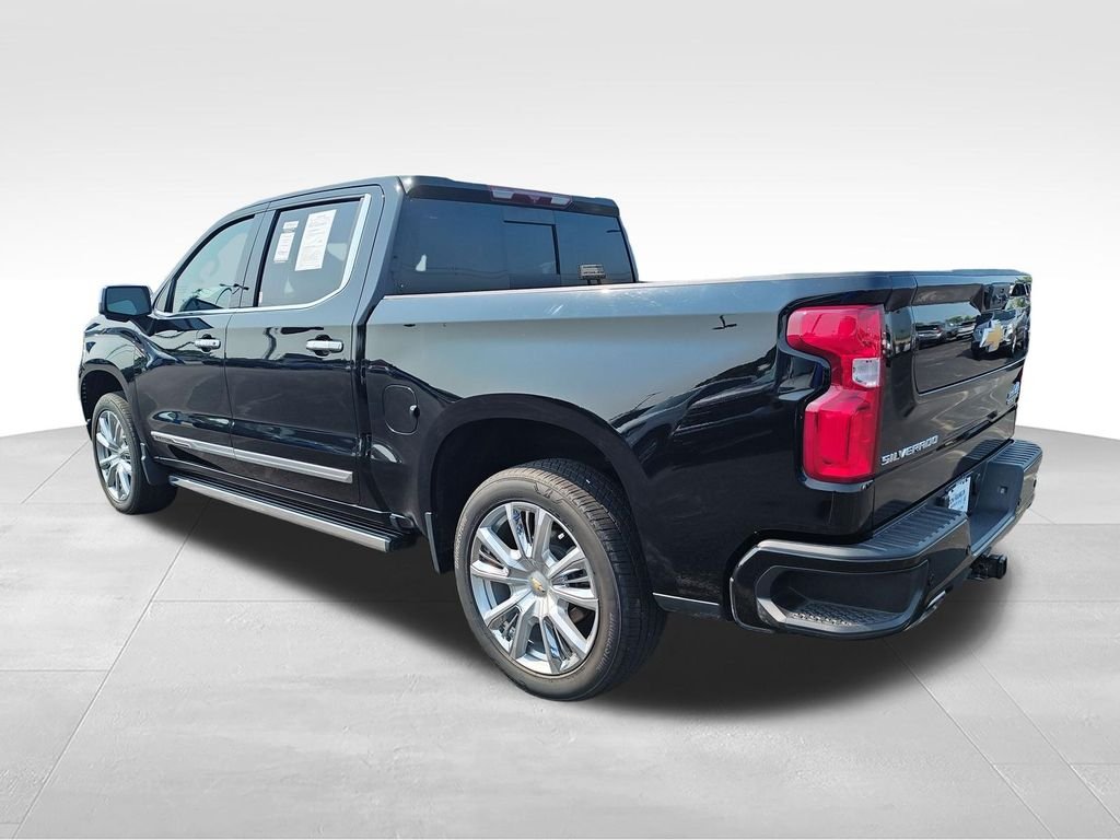 Used 2022 Black Chevrolet High Country image 6