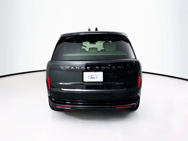 New 2026 Black Land Rover SE image 6