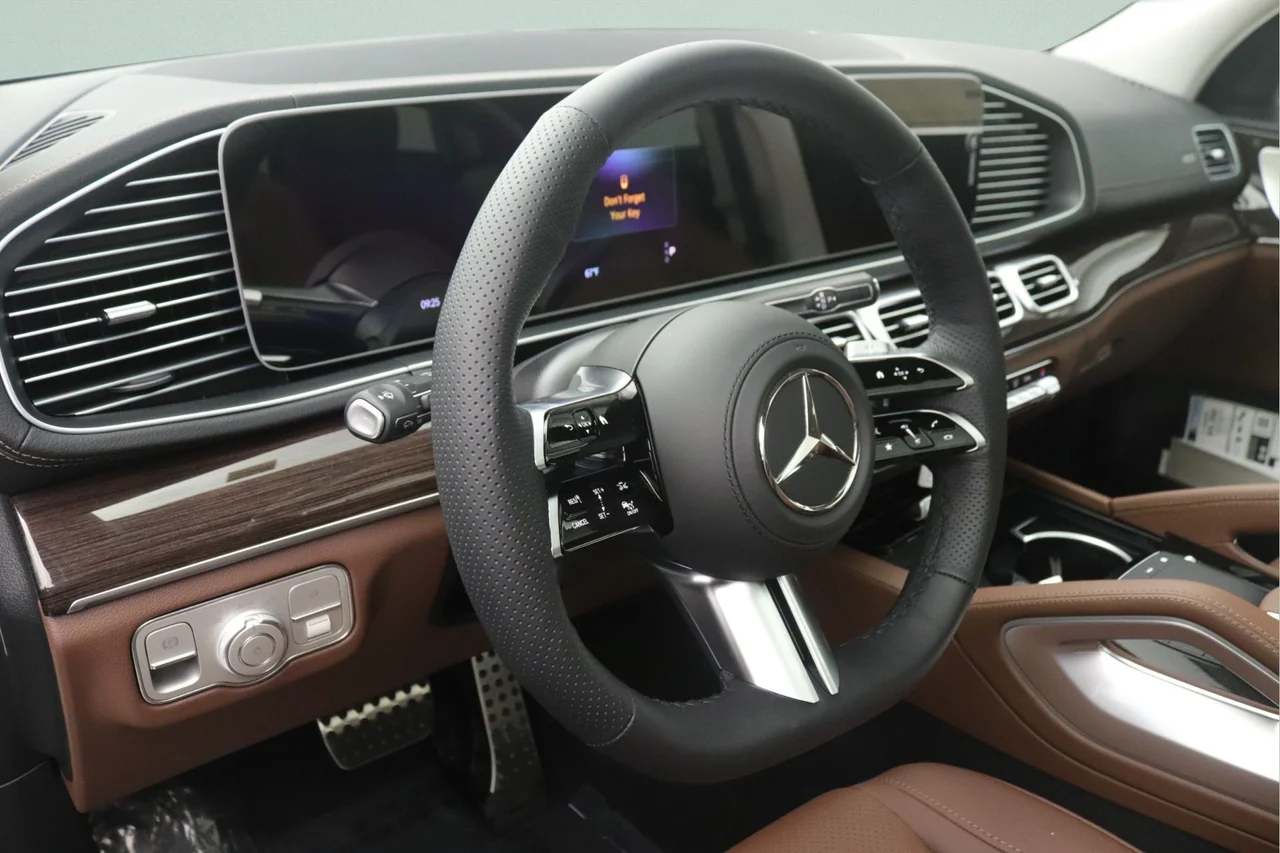 New 2026 Obsidian Black Metallic Mercedes-Benz GLS 450 image 4