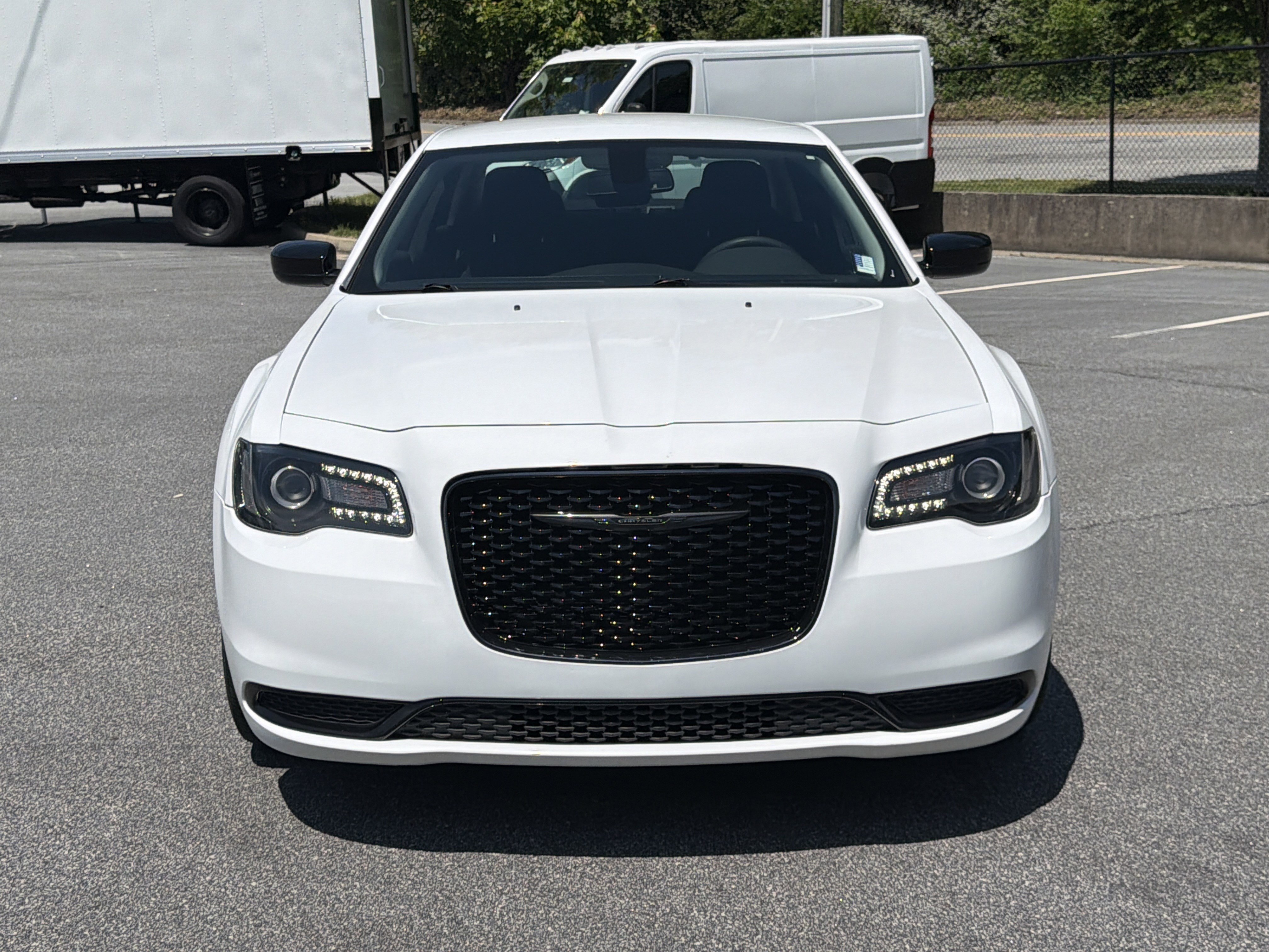 Used 2022 Bright White Clearcoat Chrysler Touring image 3