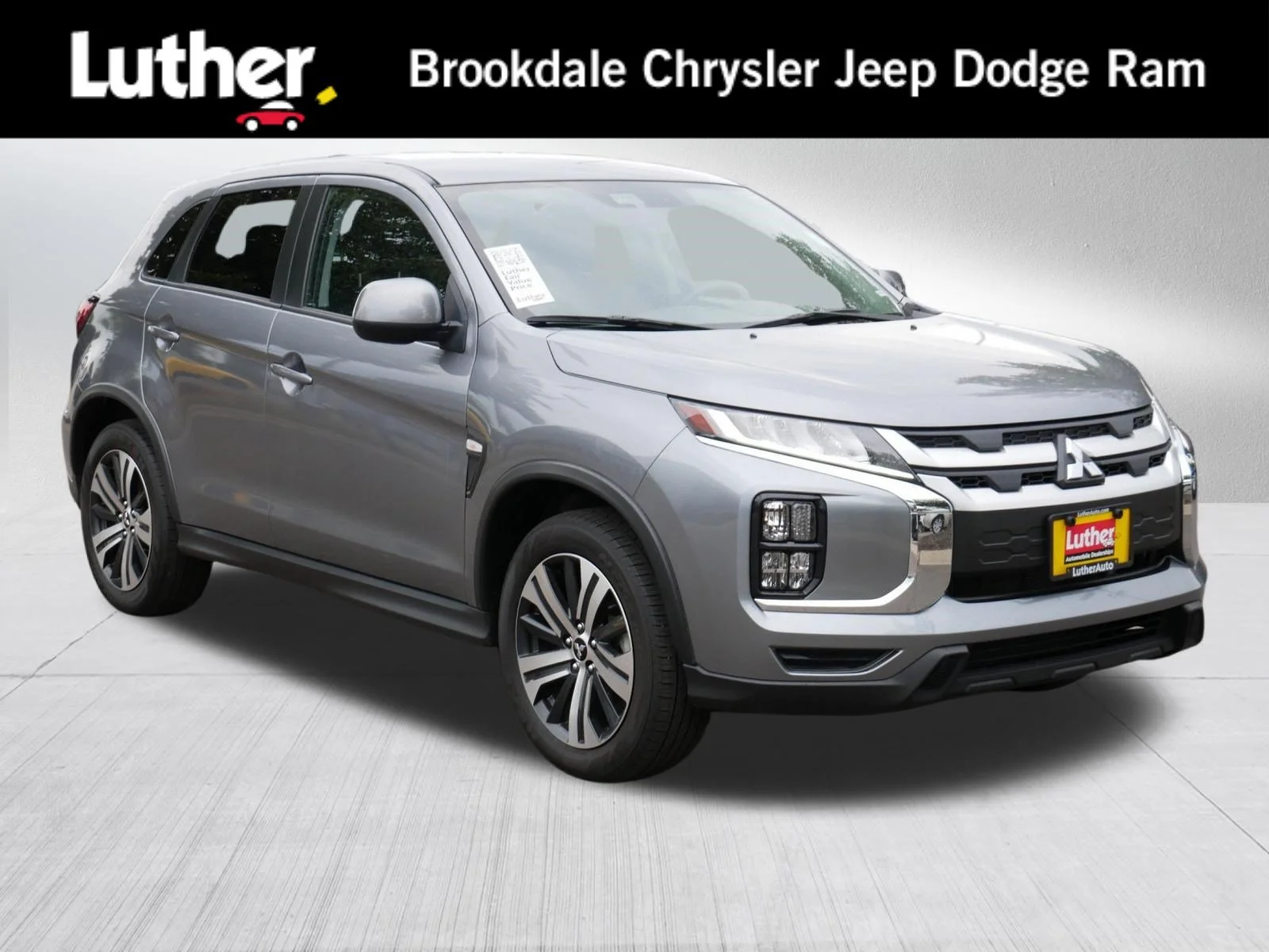 Used 2025 Mercury Gray Metallic Mitsubishi ES image 1