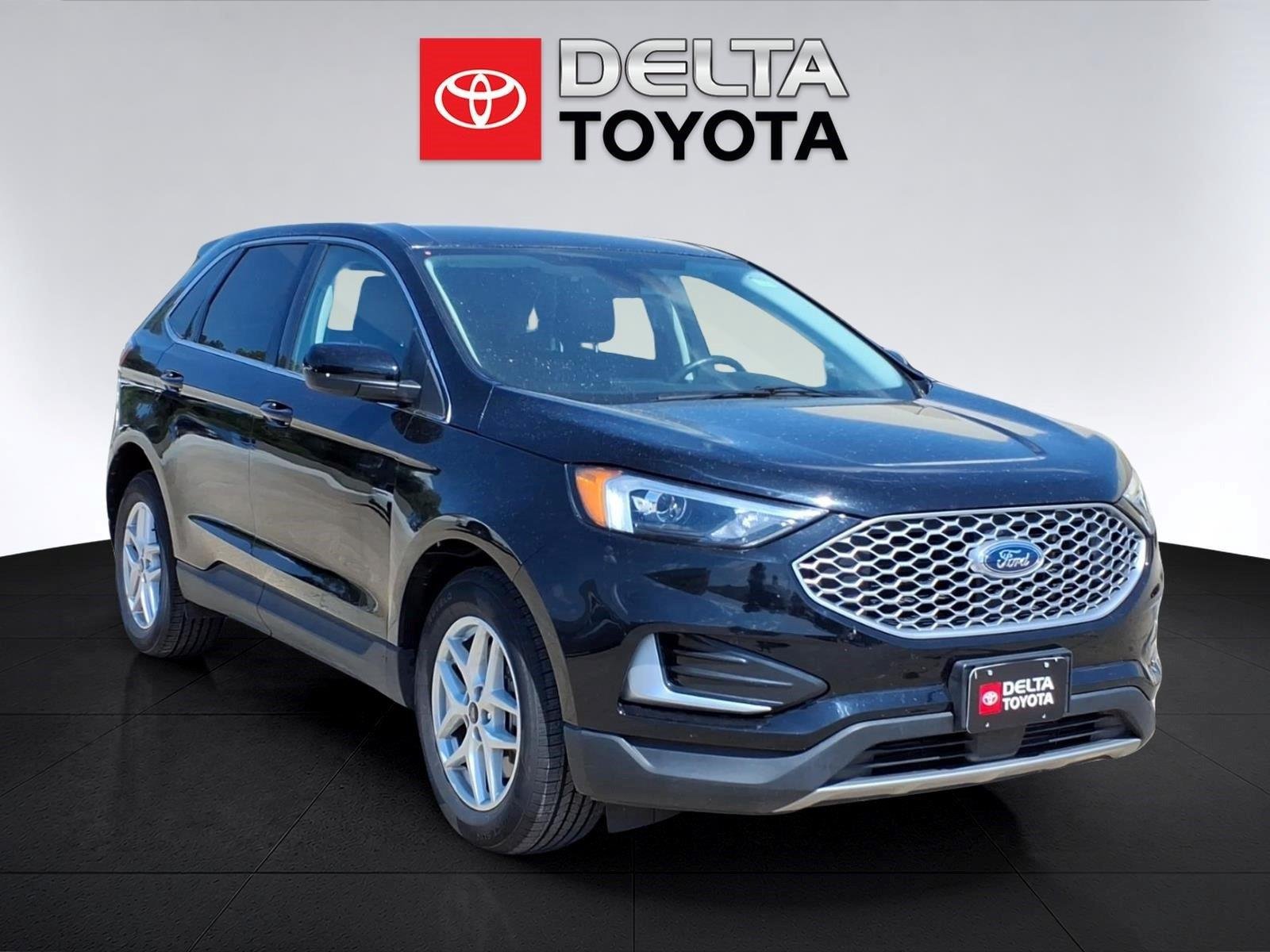 Used 2024 Agate Black Ford SEL image 7