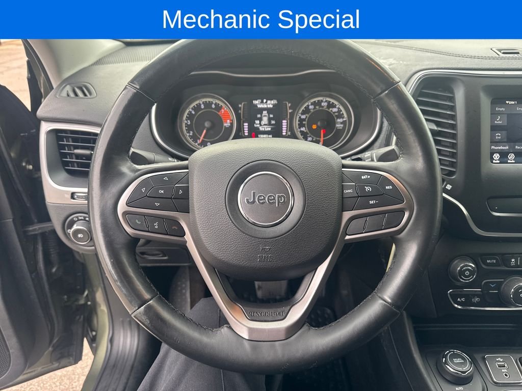 Used 2019 Green Jeep Latitude image 19