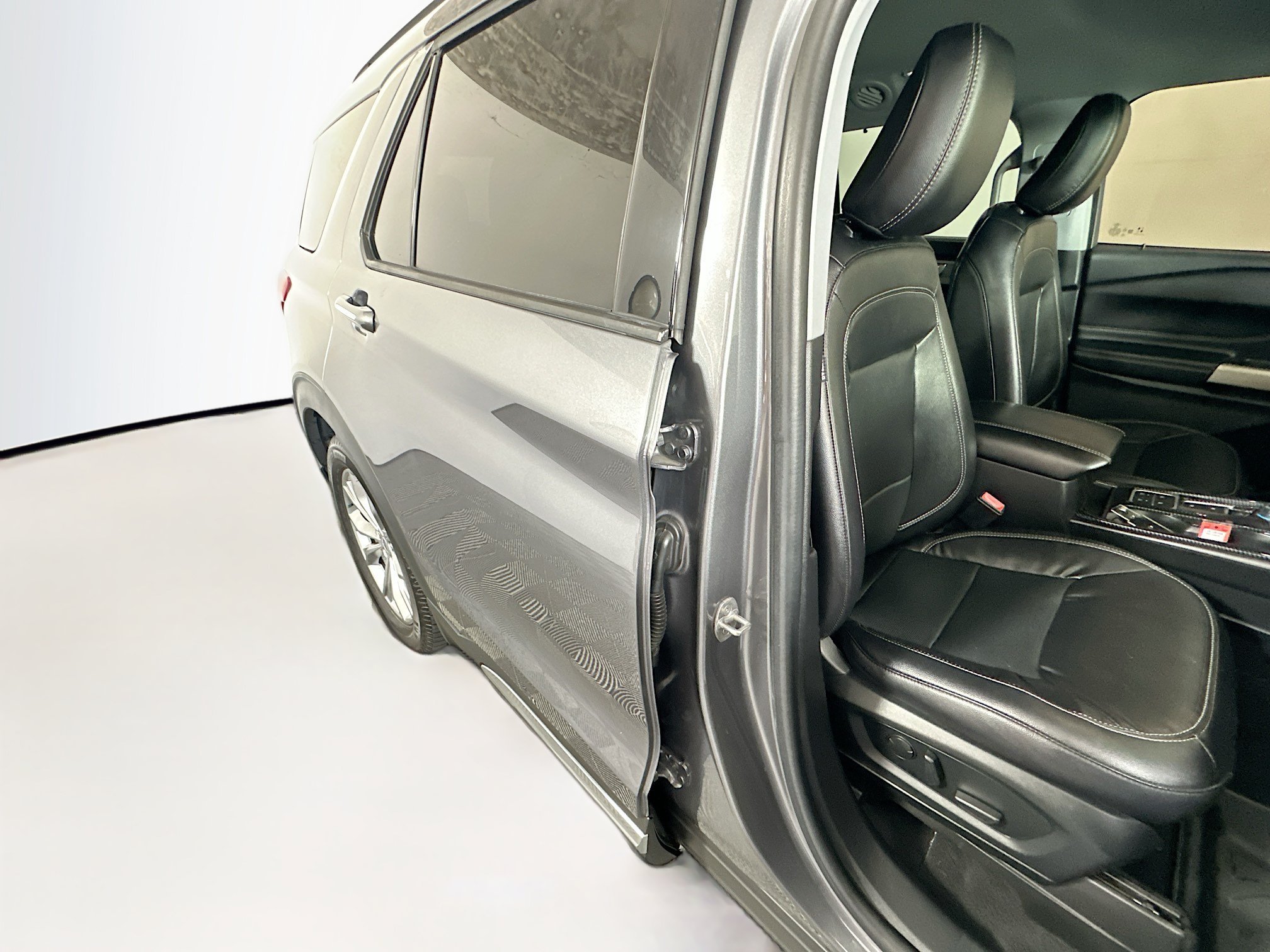 Used 2022 Gray Metallic Ford Limited image 28
