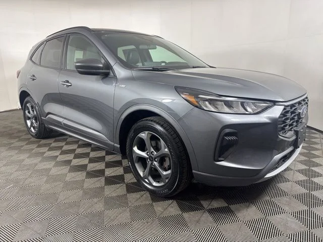 2023 Ford Escape ST-Line AWD's photo