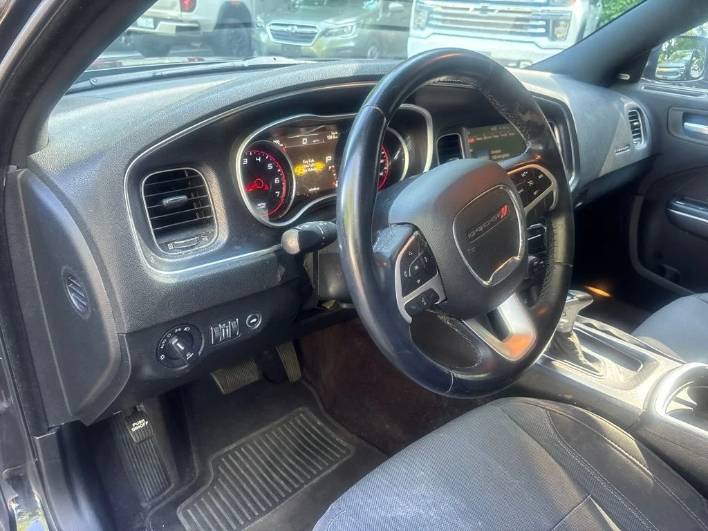 Used 2016 Black Dodge SXT image 24