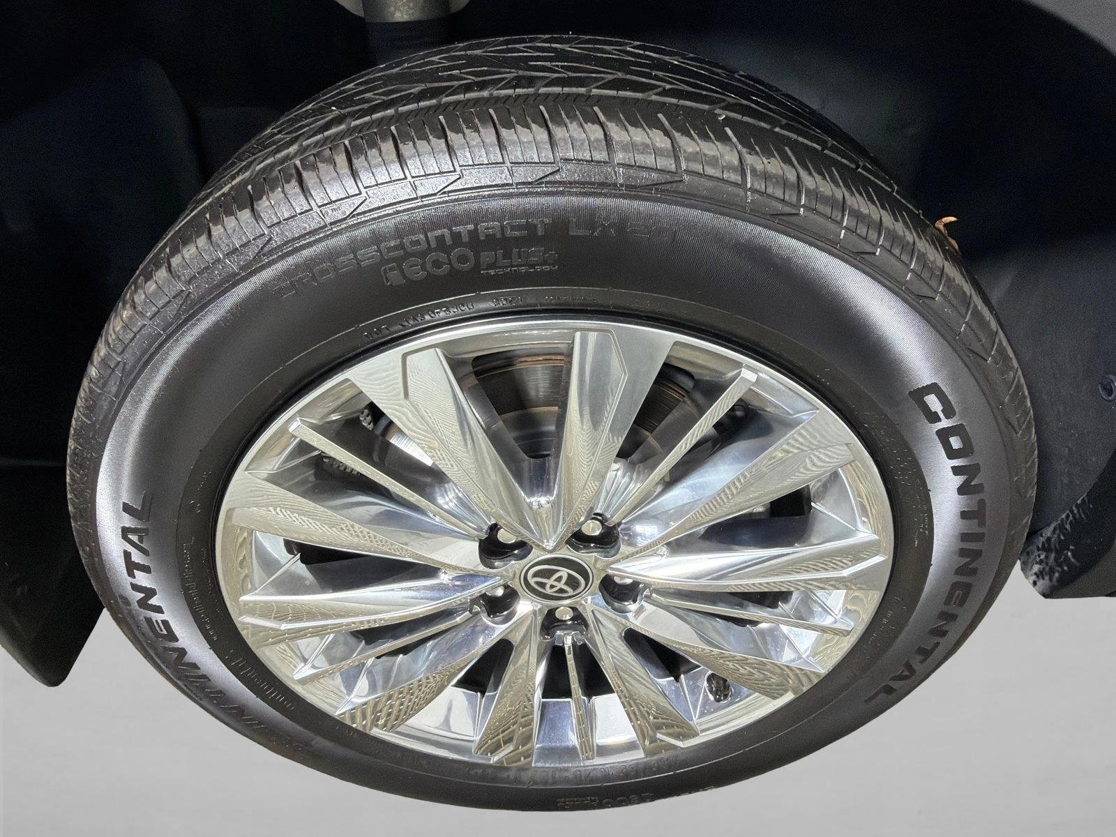 Used 2024 Silver Toyota Platinum image 18