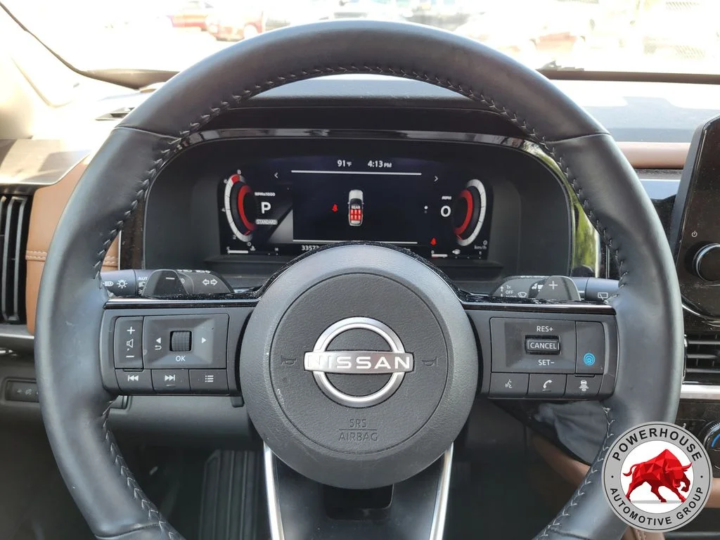 Used 2025 White Nissan Platinum image 36