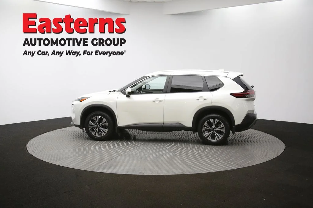 Used 2022 White Nissan SV image 62