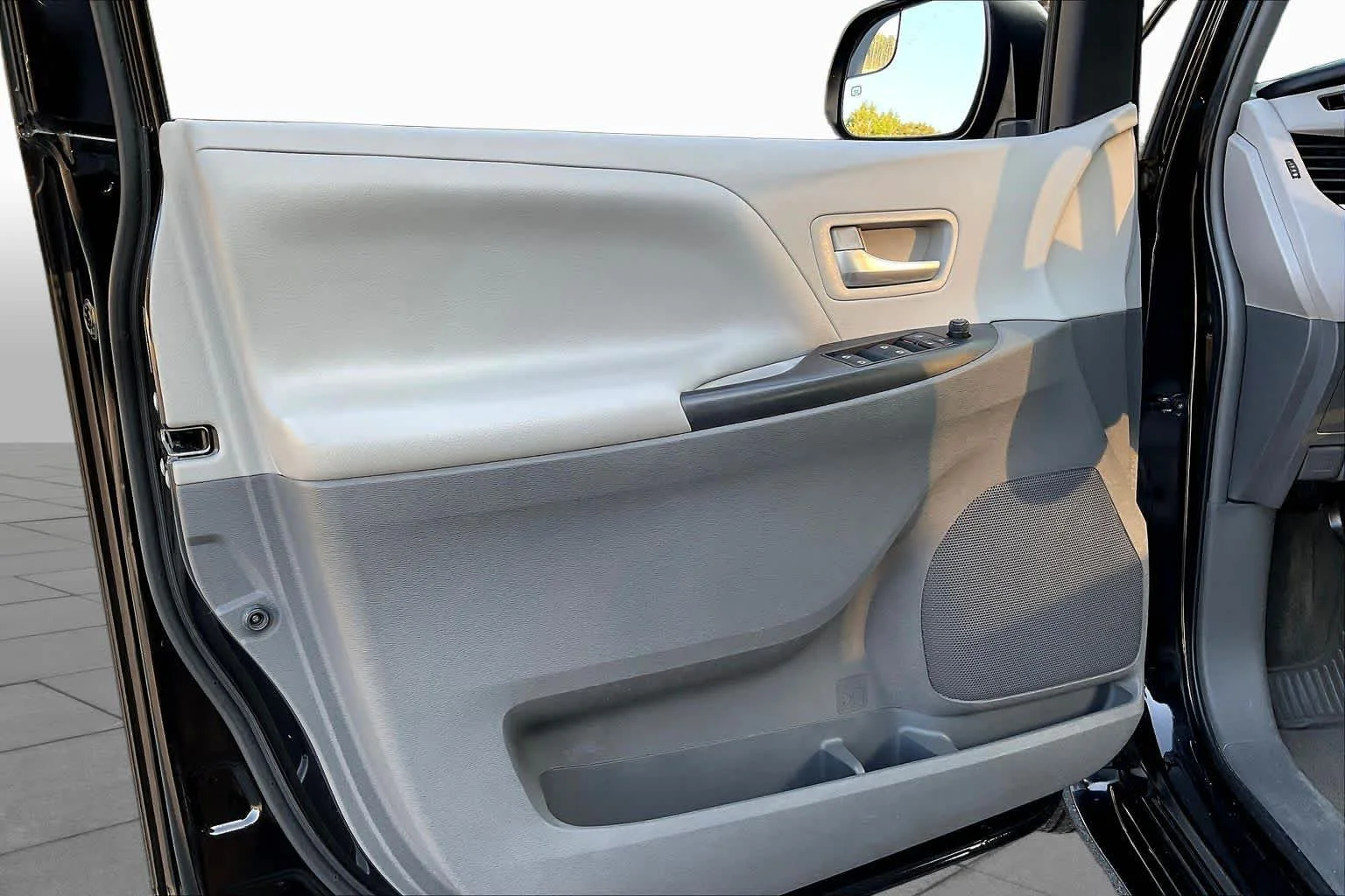 Used 2015 Attitude Black Toyota LE image 21