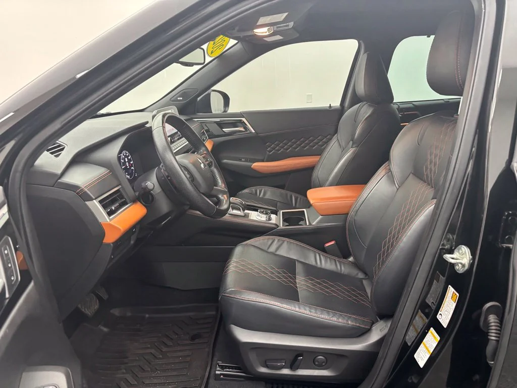 Used 2022 Black Mitsubishi SEL image 23