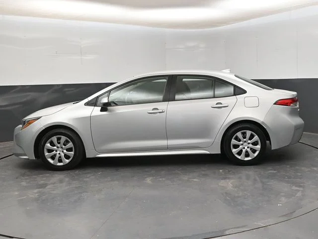 Used 2022 Silver Toyota LE image 5