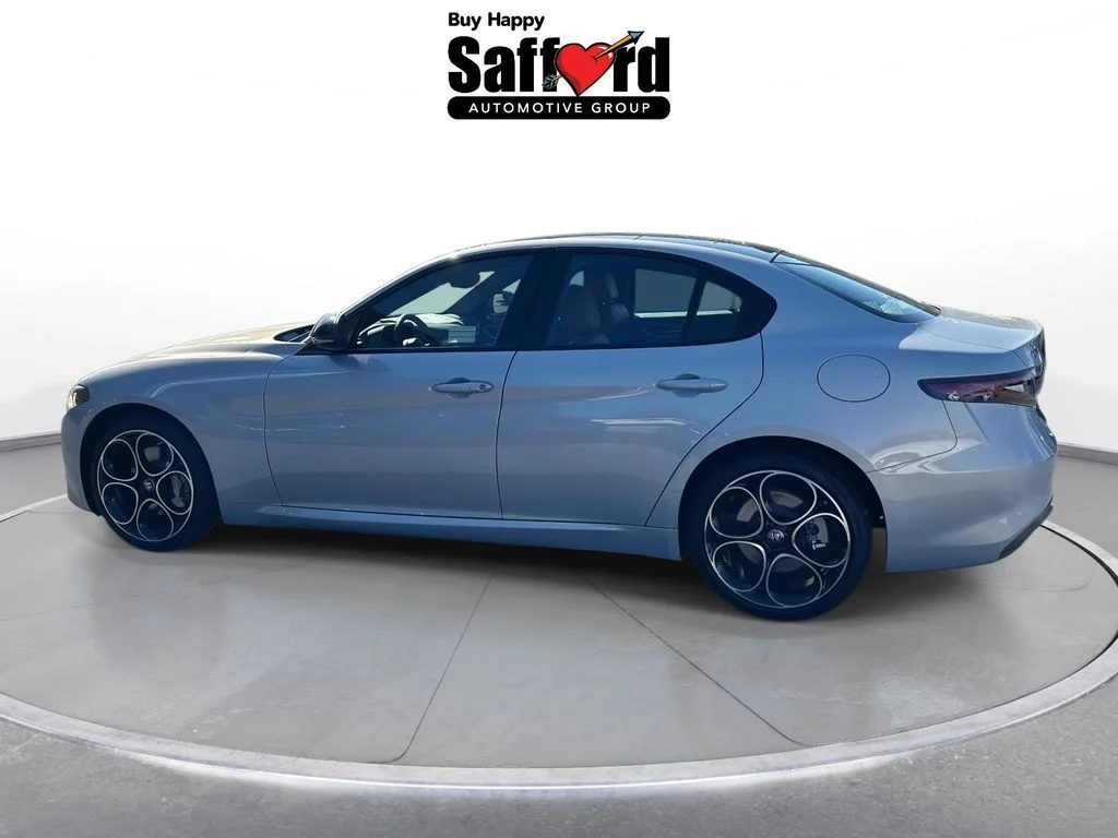 New 2026 Moonlight Gray Metallic Exterior Paint Alfa Romeo Base image 6