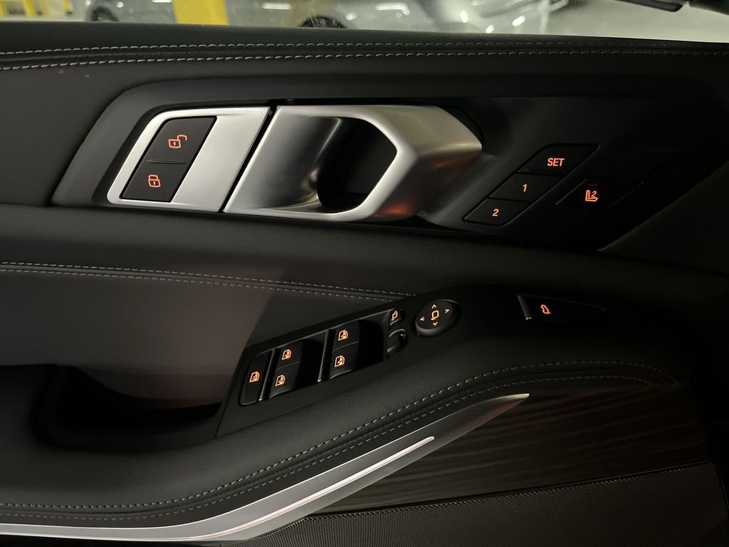 New 2026 Black Sapphire Metallic BMW xDrive40i image 13