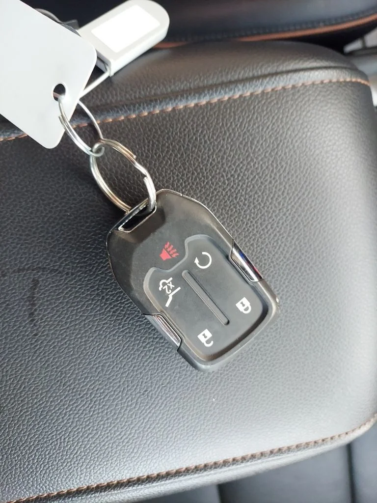 Used 2023 Silver GMC AT4 image 31