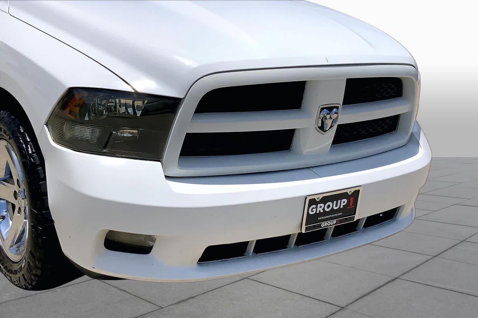 Used 2012 Bright White Ram Express image 28