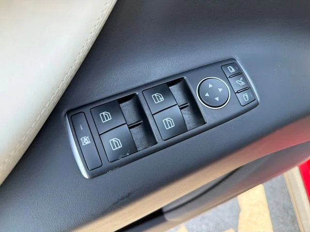Used 2018  Tesla P100D image 16