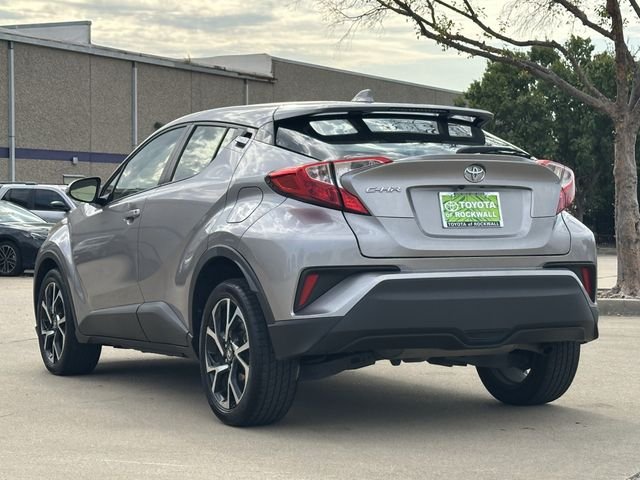 Used 2020 Silver Toyota XLE image 3