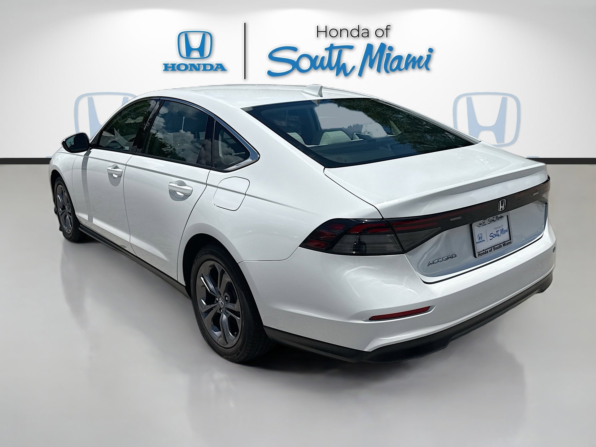 2024 Honda Accord EX - Photo 5