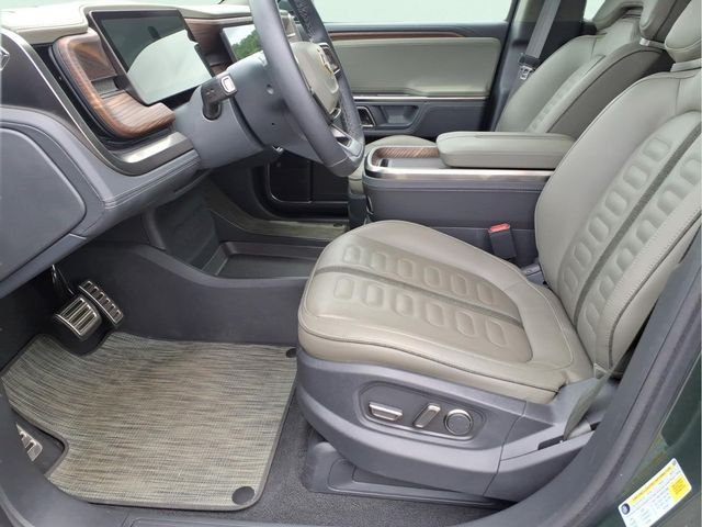 Used 2023 Green Rivian Adventure image 19