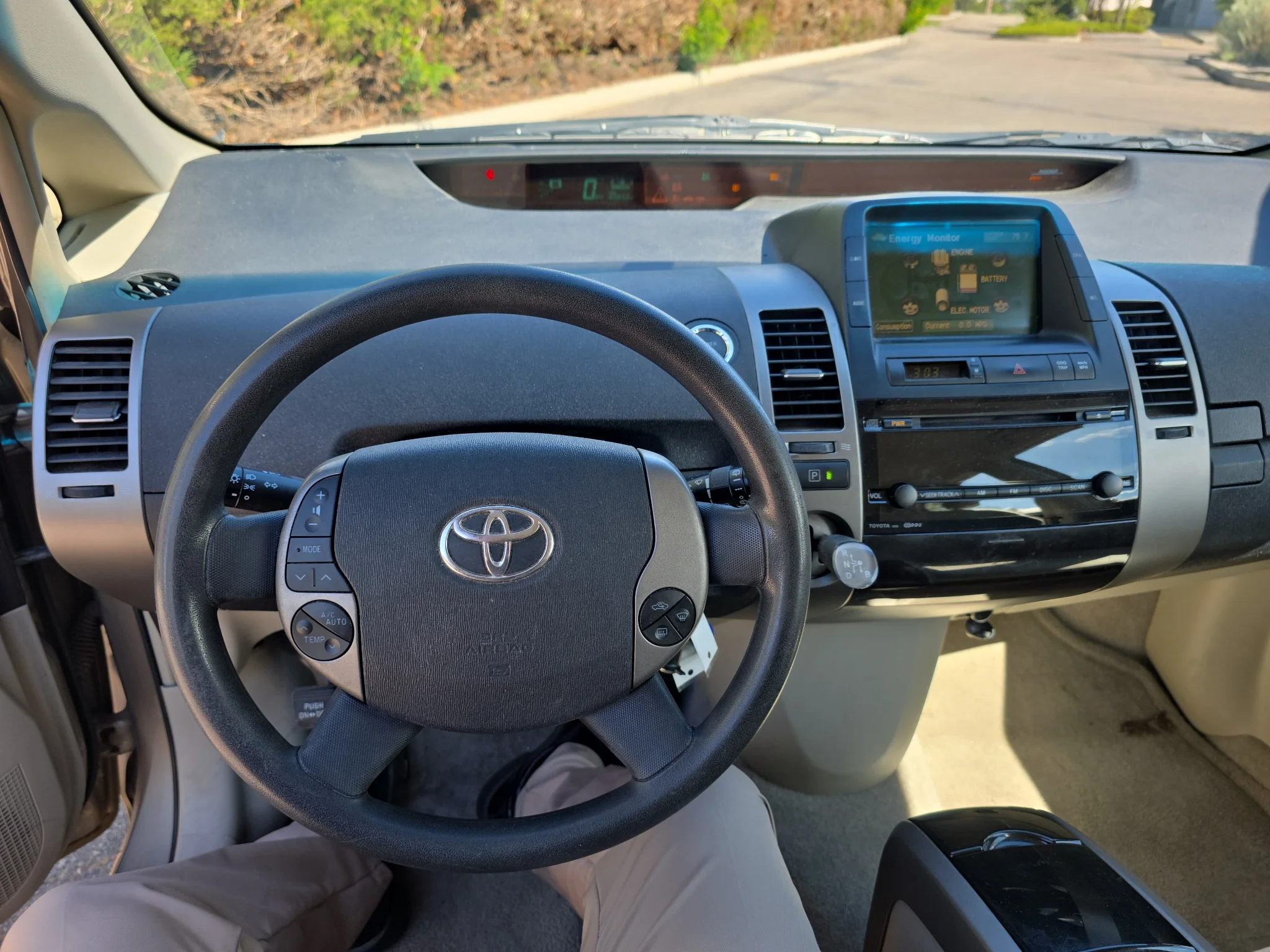 Used 2008 Silver Pine Mica Toyota  image 3