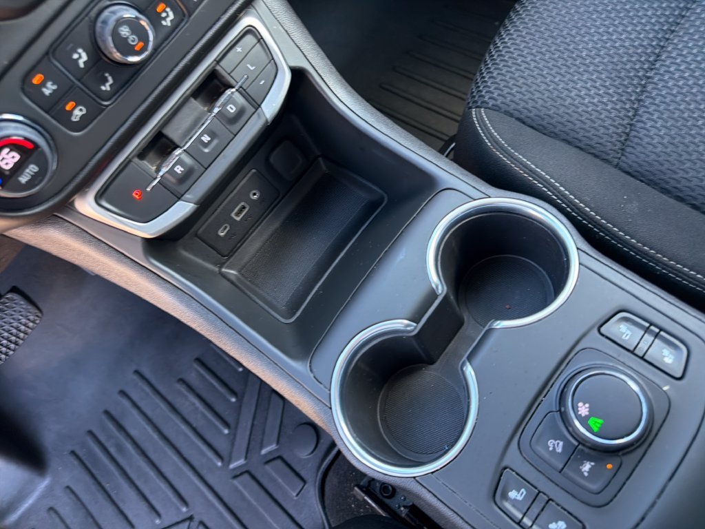 2022 GMC Terrain SLE - Photo 25