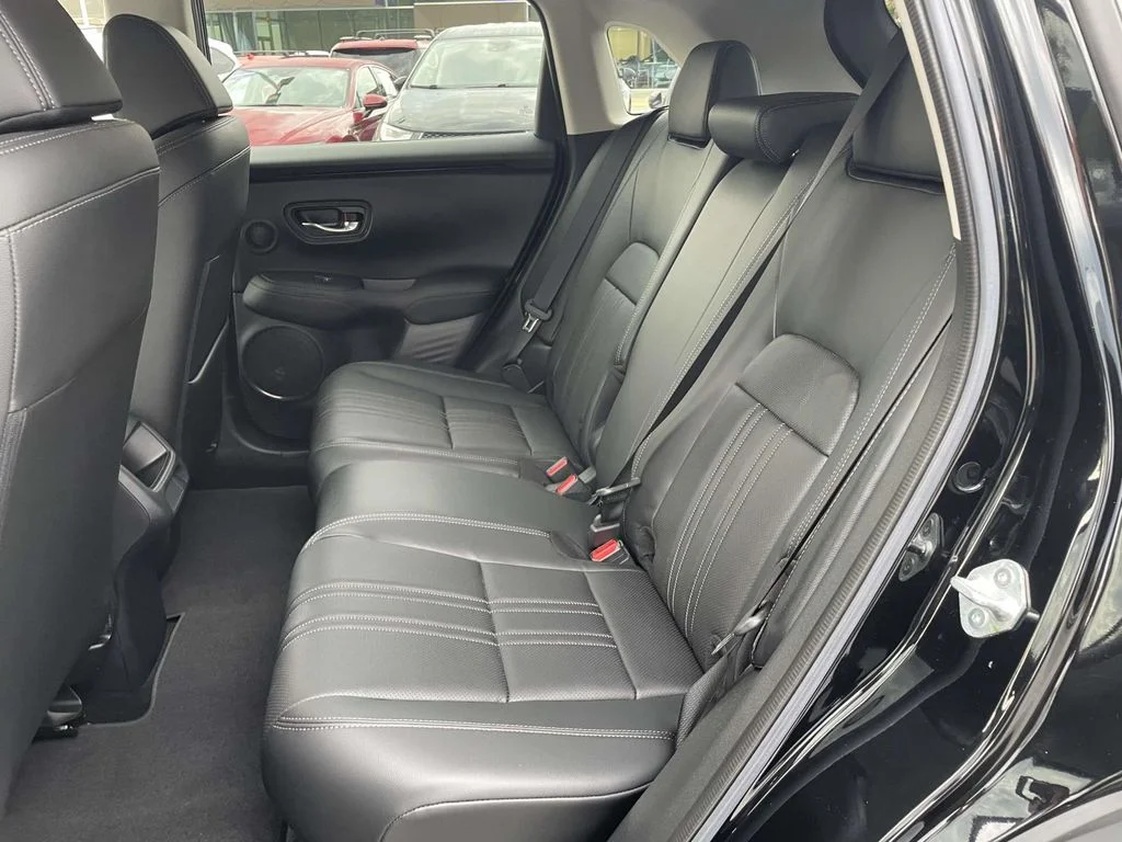 Used 2024  Honda EX-L image 3