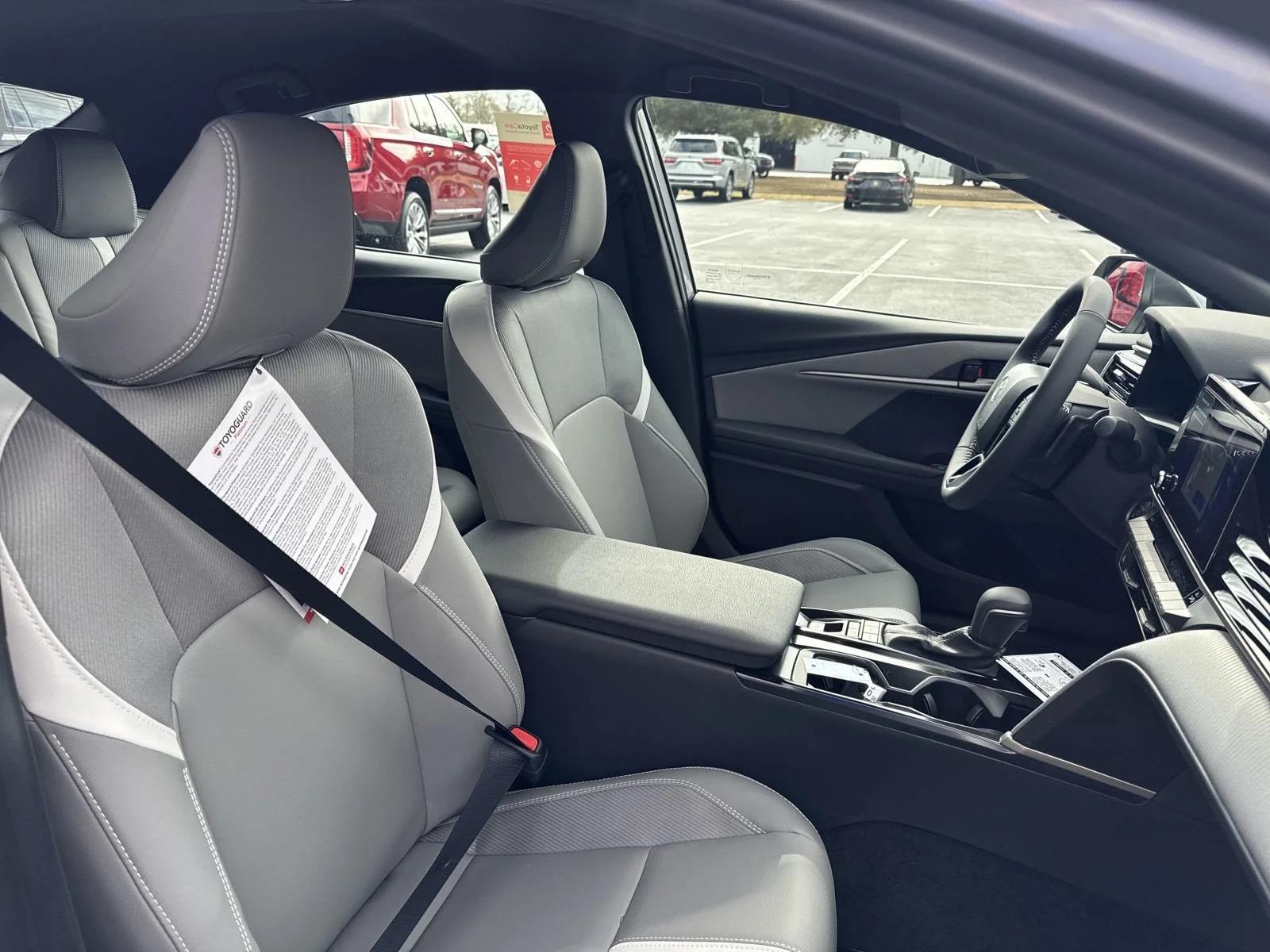 Used 2025  Toyota  image 32