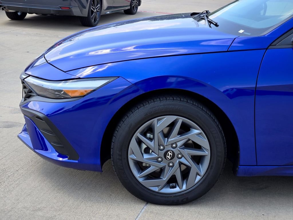 Used 2024 Blue Hyundai SEL image 6