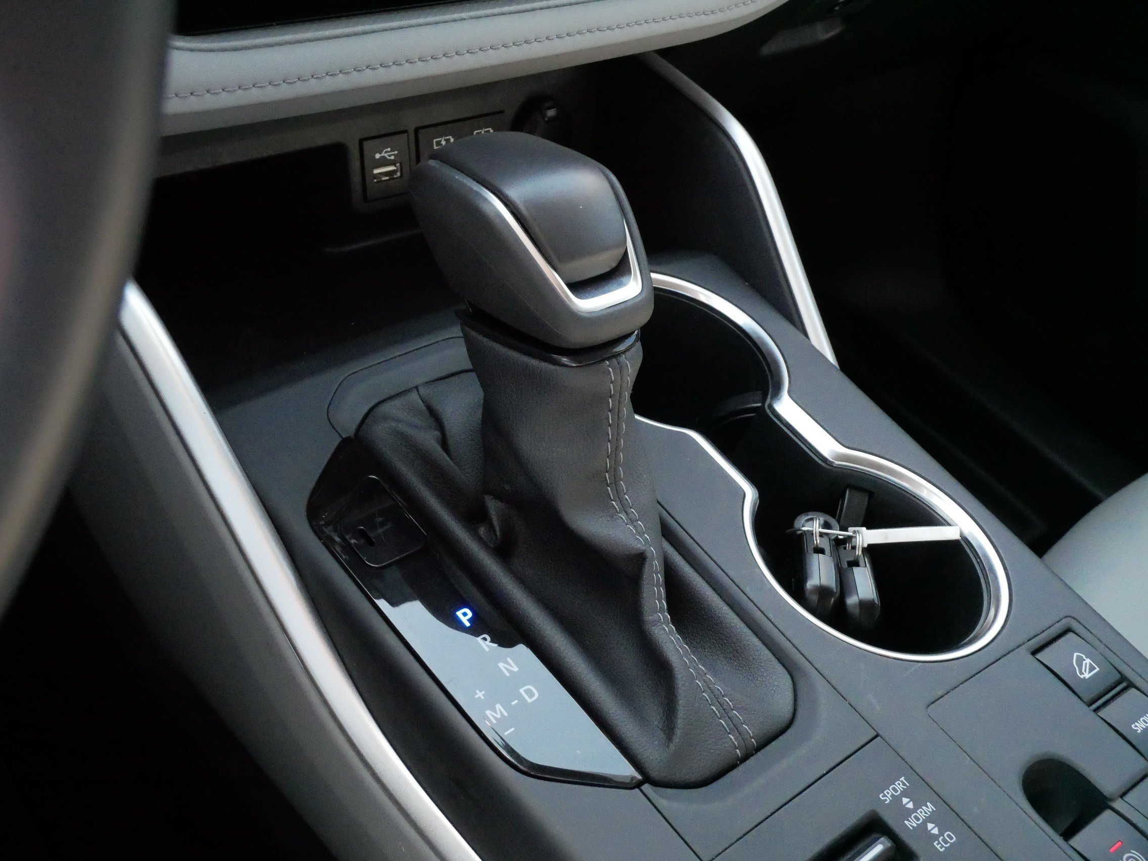Certified Used 2025 CELESTIAL SILVER Toyota XLE image 24