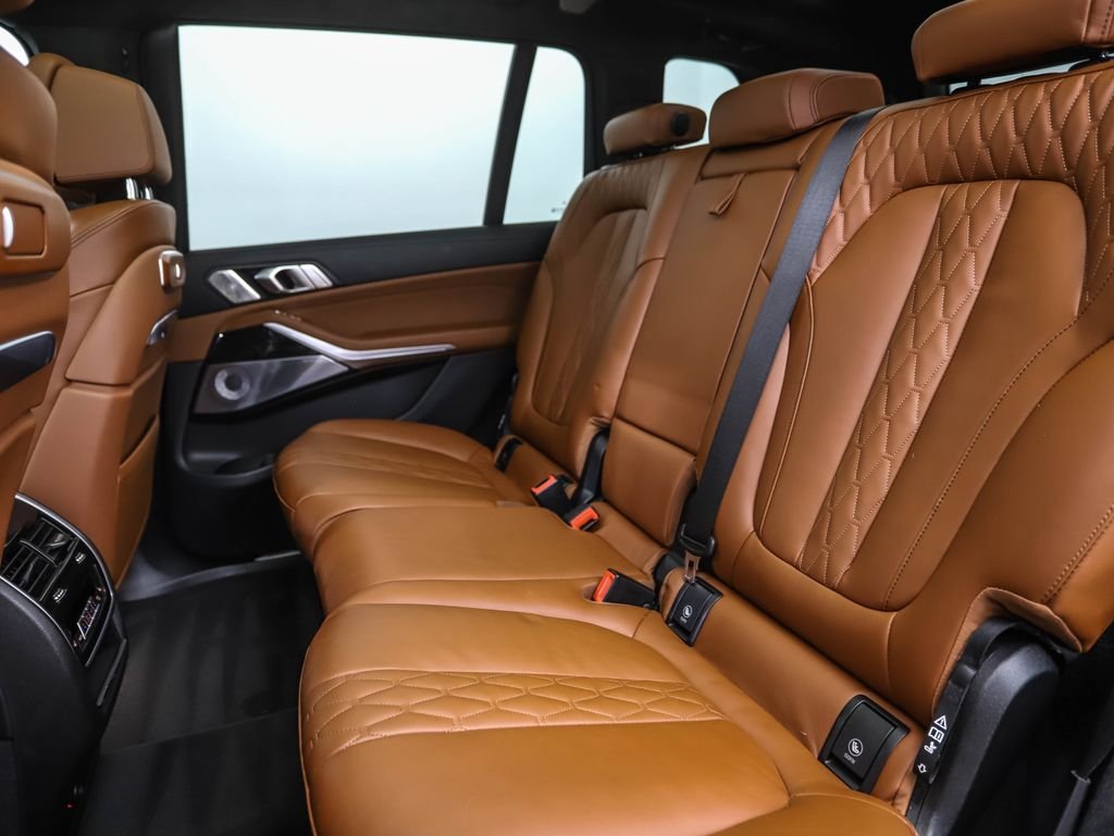 Used 2024 Blue Metallic BMW M60i image 22