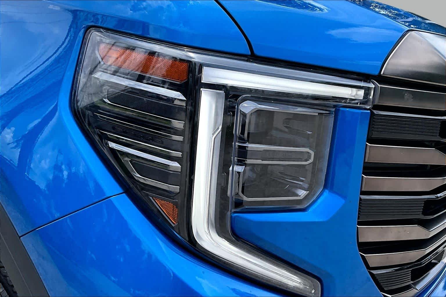 Used 2023 Dynamic Blue Metallic GMC AT4X image 28