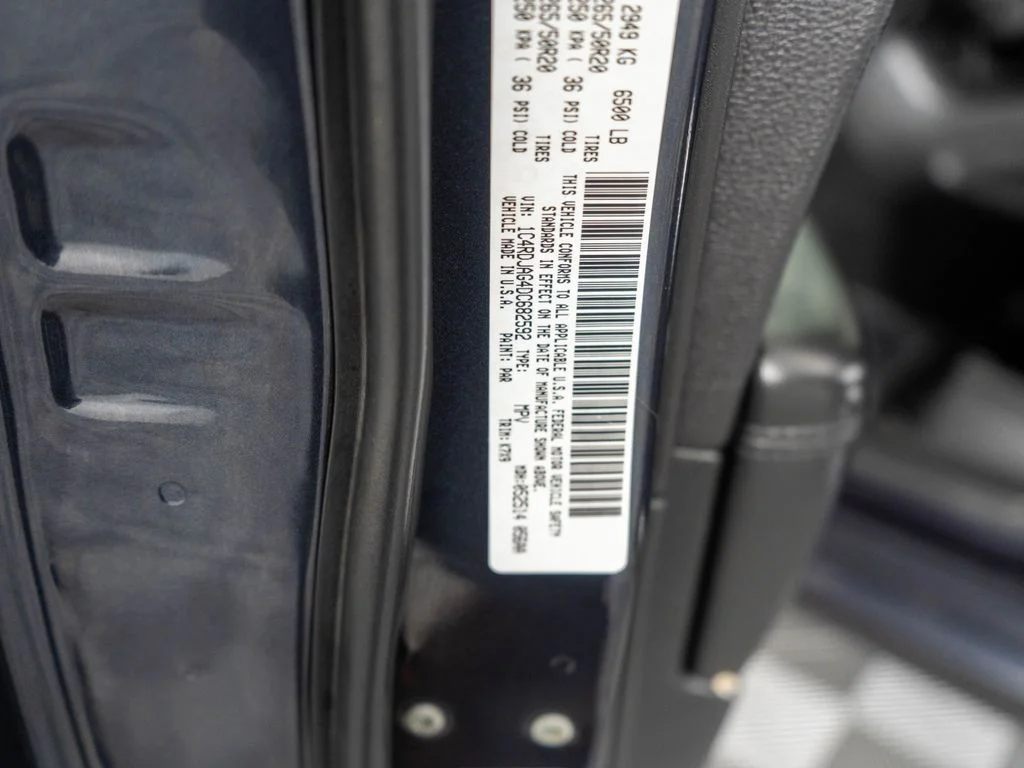 Used 2013 Gray Dodge SXT image 32