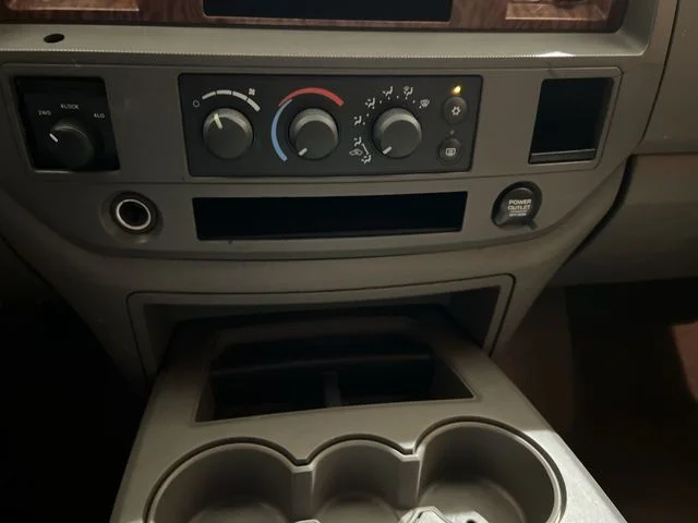 Used 2006 Black Dodge SLT image 14