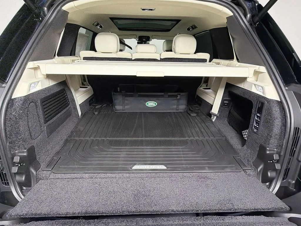 New 2026 Constellation Blue Ultra Metallic Gloss Land Rover SE LWB 7-Seats / V8 image 28
