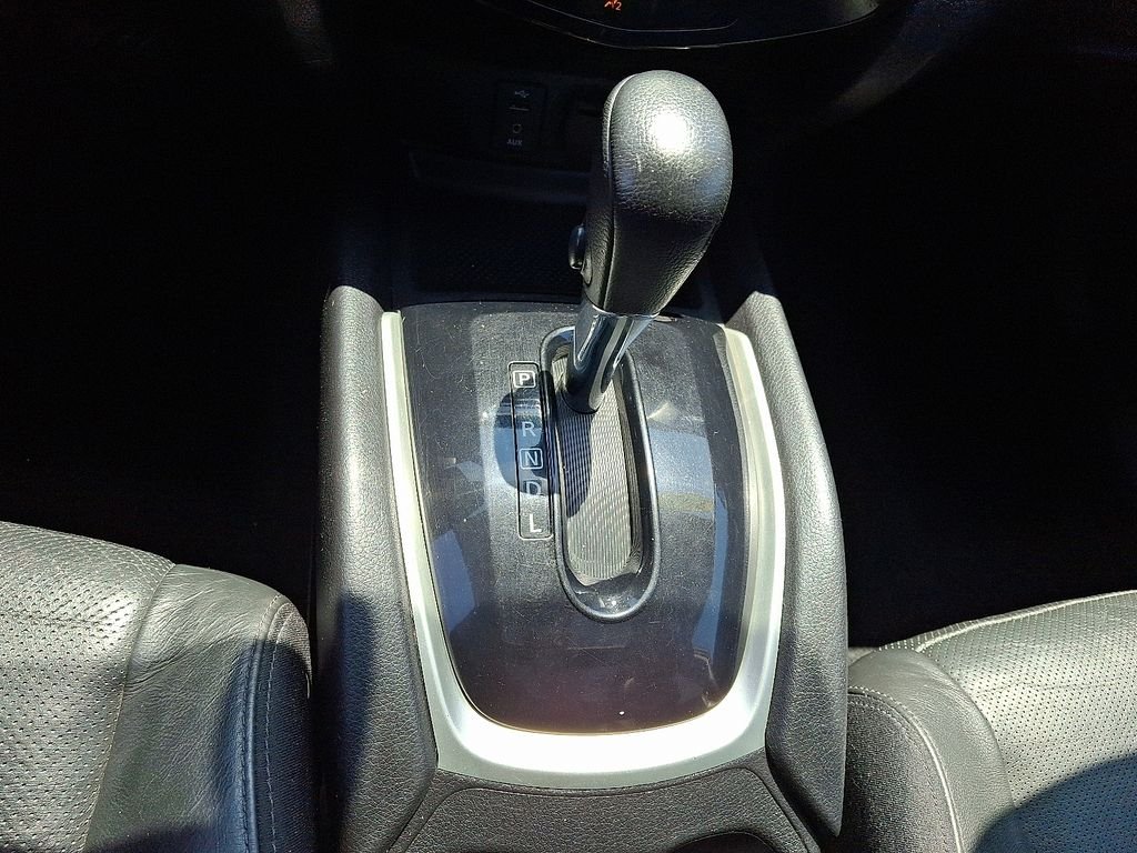 Used 2015 Gray Nissan SL image 16