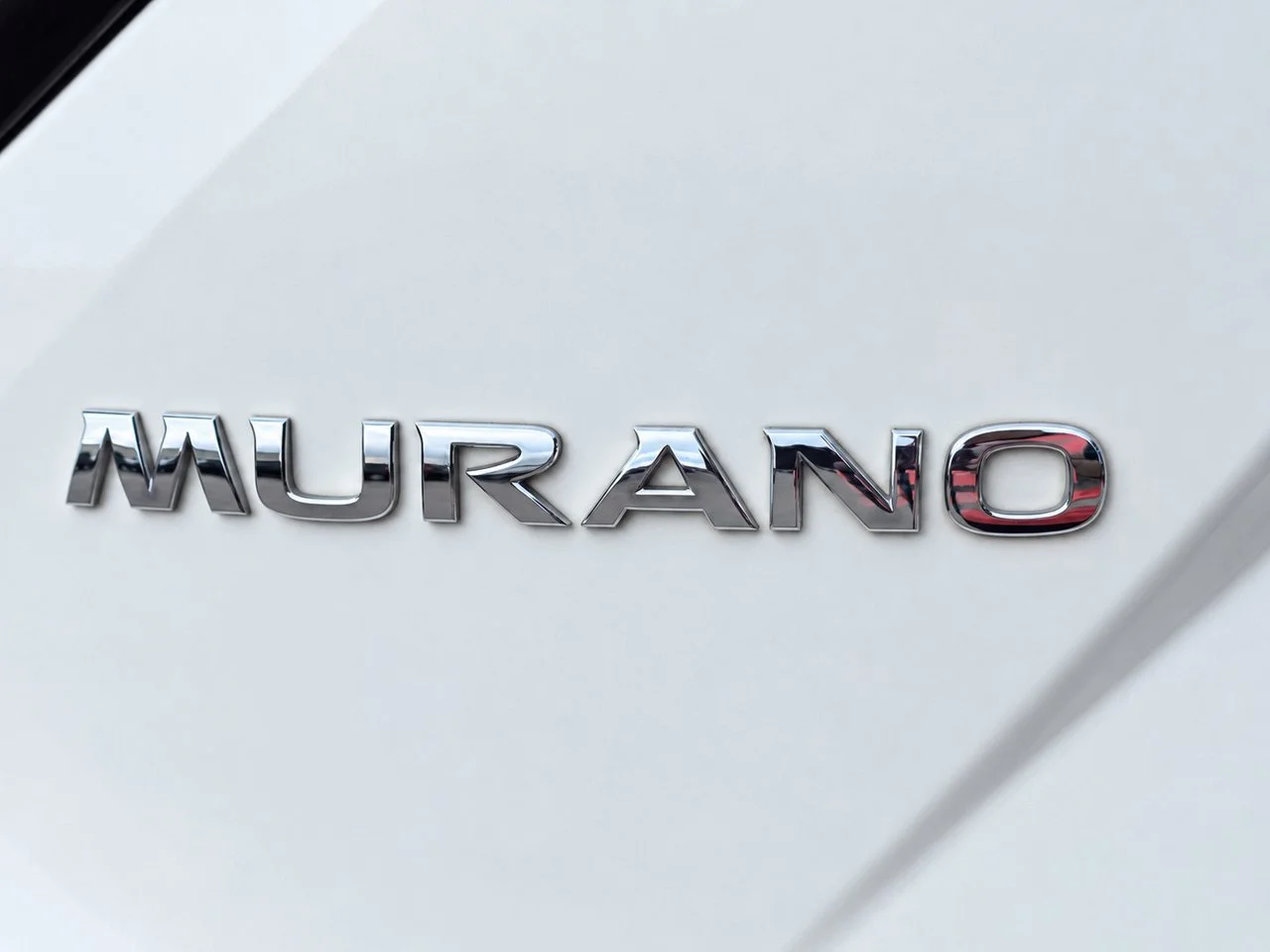 Used 2018 Pearl White Nissan SL image 8