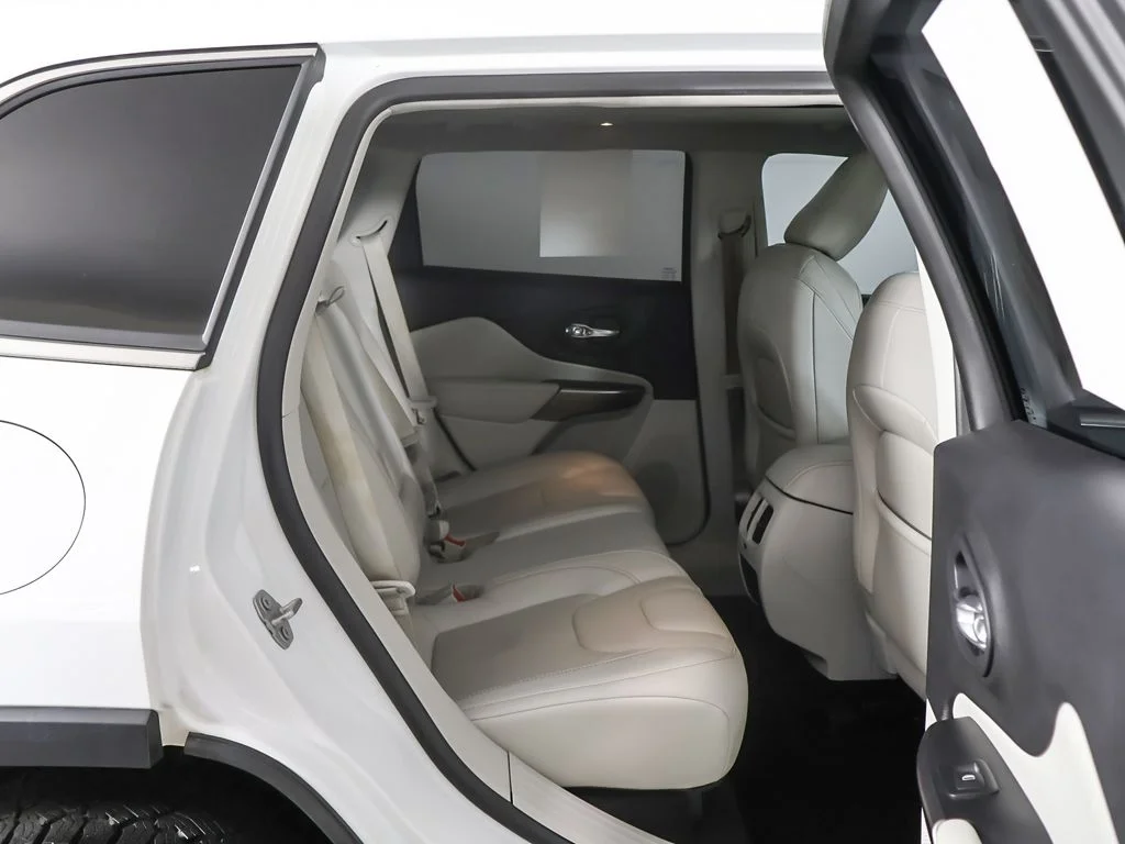 Used 2020 White Jeep Limited image 32